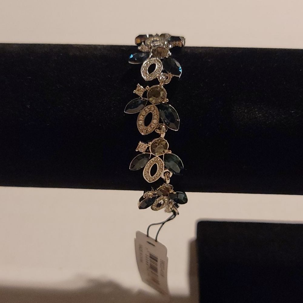 Carolee navy blue bracelet with rhinestones